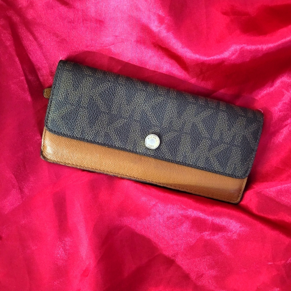 Michael Kors wallet
